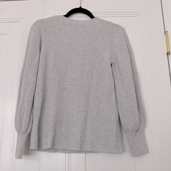 Banana Republic XS woman’s light grey sweater - Picture 2 of 8